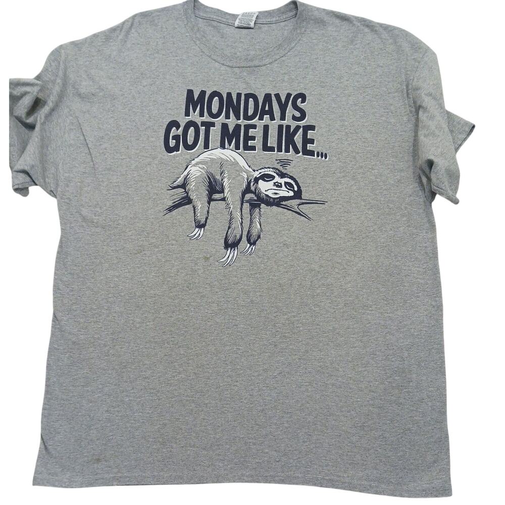 MONDAYS GOT ME LIKE A SLOTH Casual Fun Gray Blue Graphics T-Shirt Men's 2XL